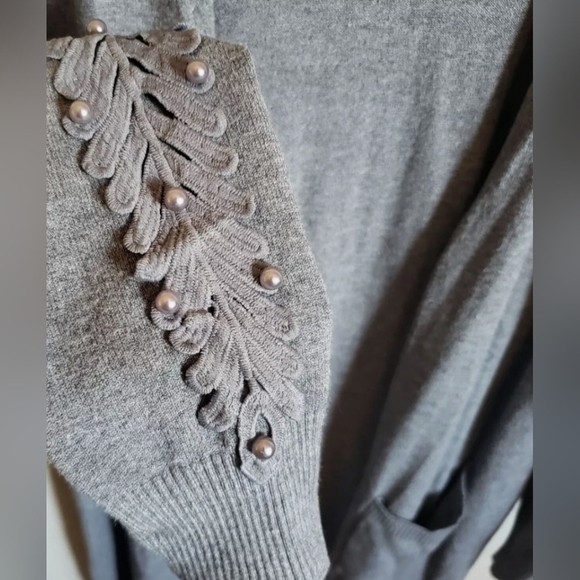 Ember Gray Open Front Cardigan Sweater With Beaded Sleeve. Size M. - Picture 5 of 7